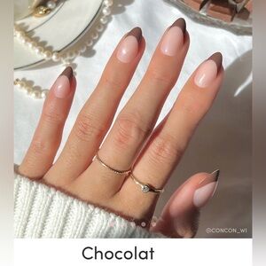 Glamnetic Press-On Nails in Chocolat Short Almond Brown French Tip